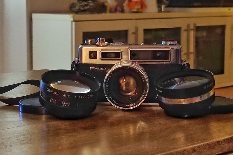 Yashica Electro 35 GSN mit Aufsatzlinsen